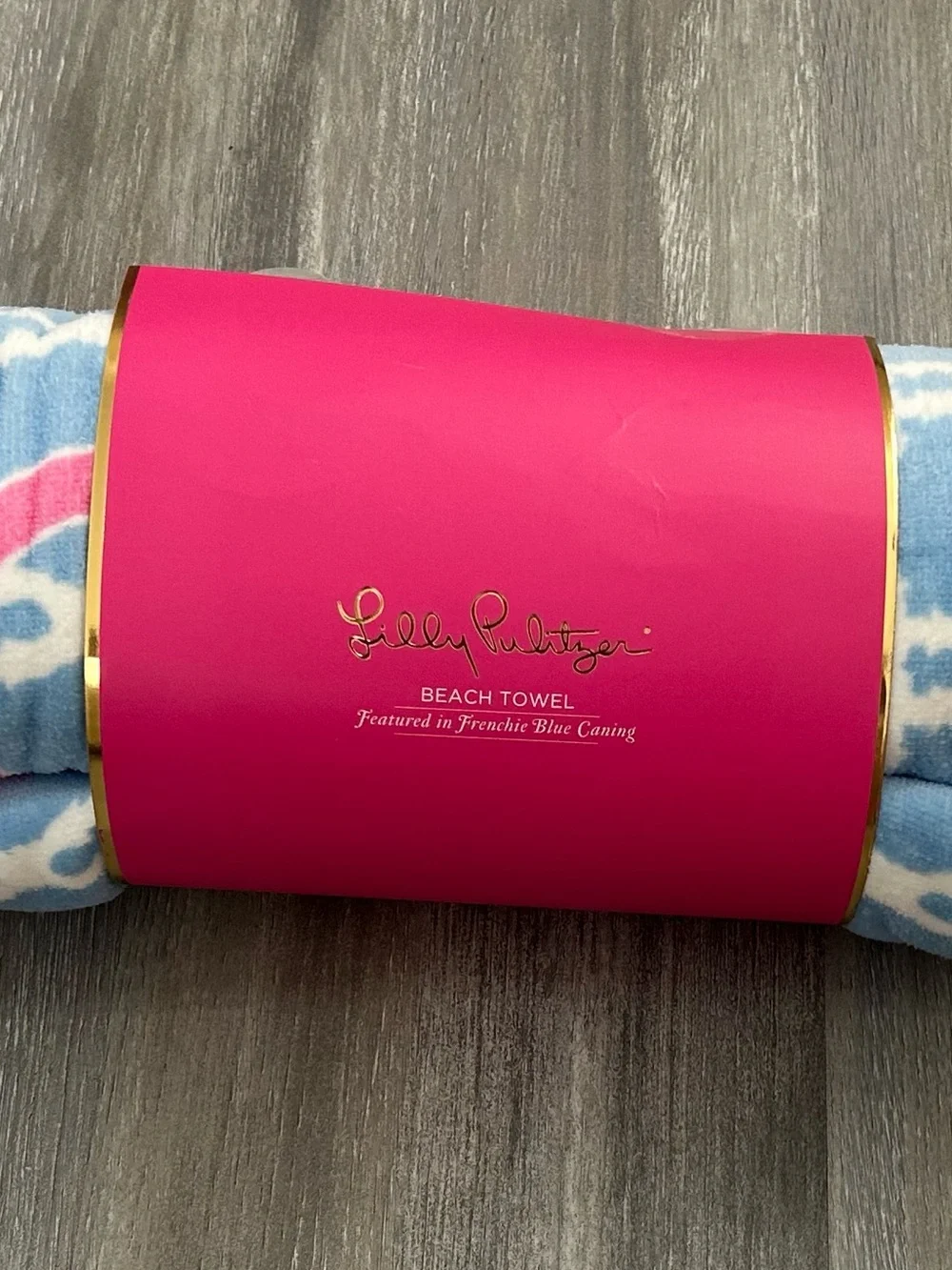 NWT Lilly Pulitzer Beach towel, 40 X 72, Frenchie Blue X Resort white Caning